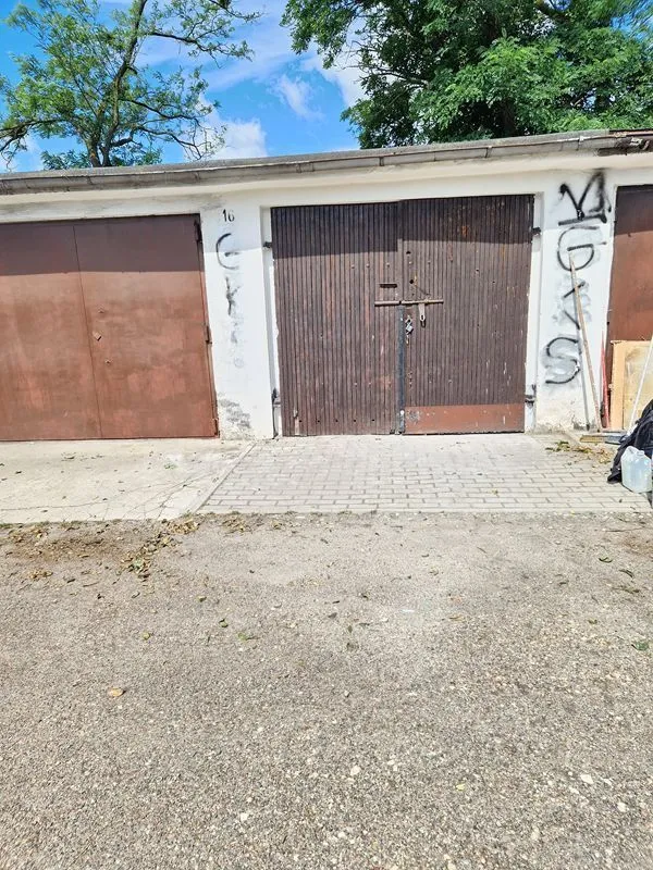 Gliwice garaż murowany 18 m z prądem sprzedaż 18m2 - 2